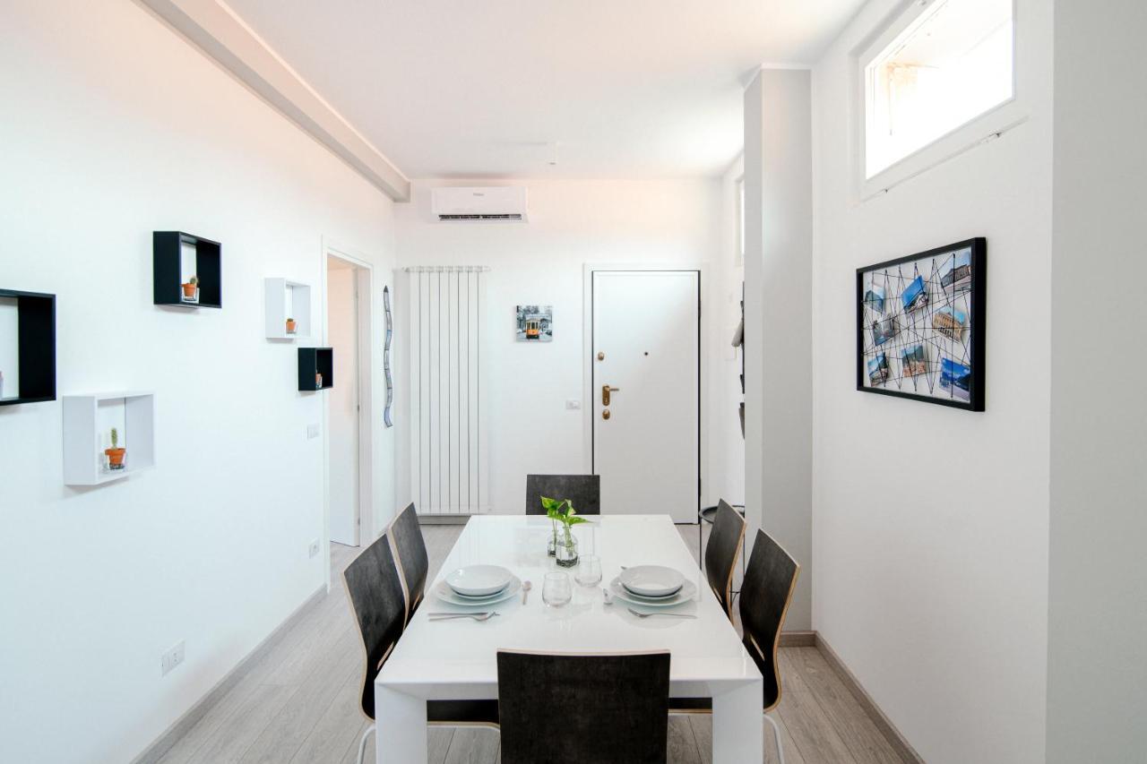 Bright Home - The House Of Travelers Côme Esterno foto