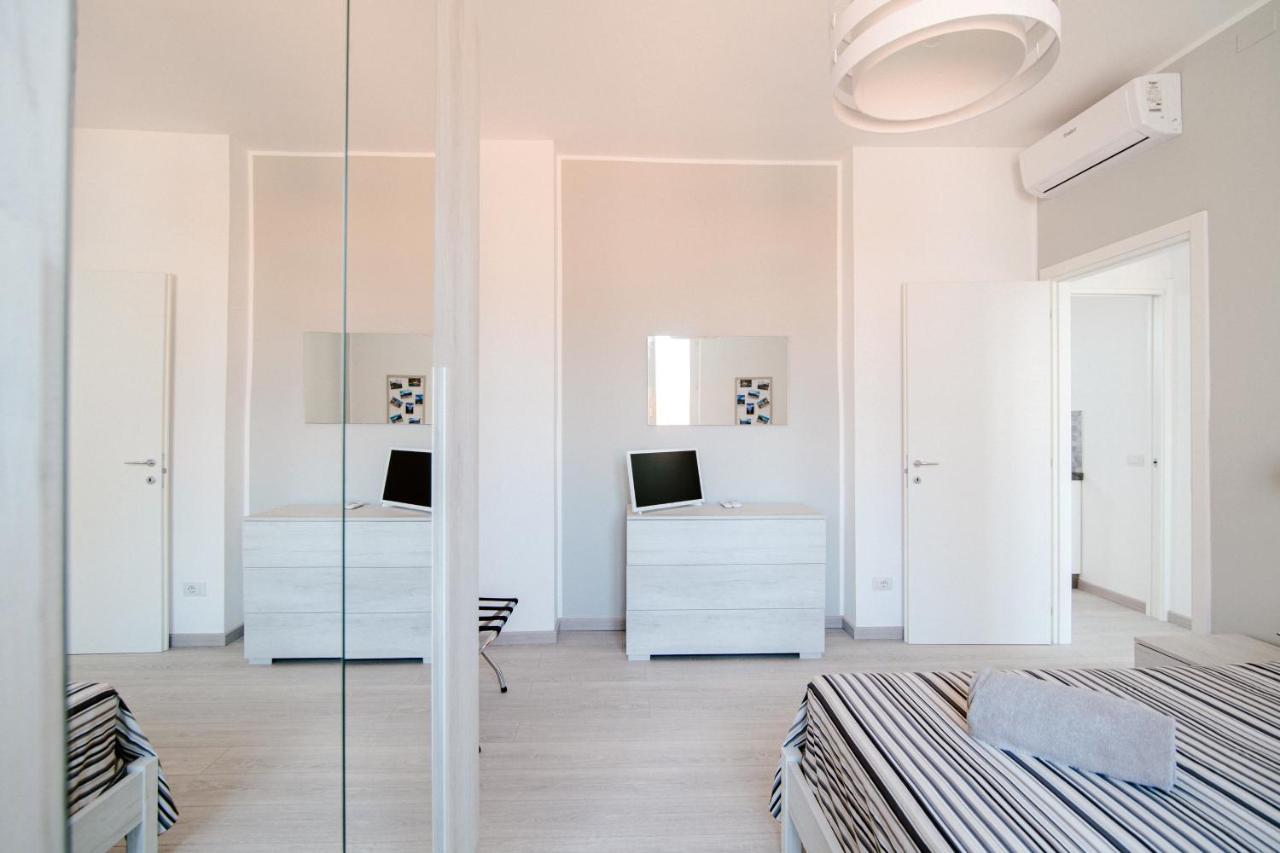 Bright Home - The House Of Travelers Côme Esterno foto