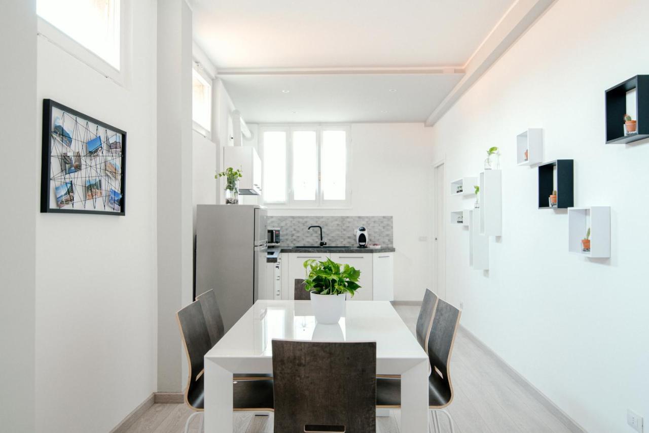 Bright Home - The House Of Travelers Côme Esterno foto