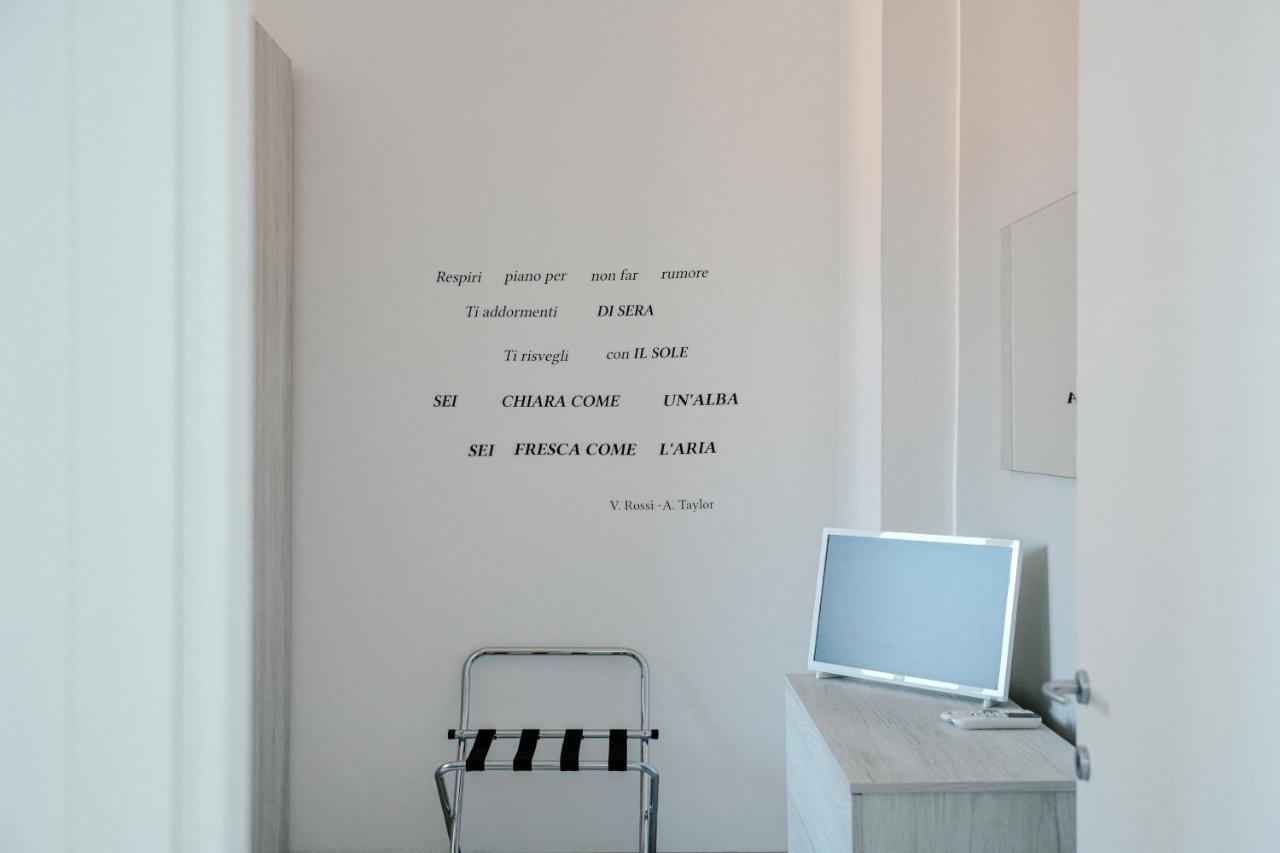 Bright Home - The House Of Travelers Côme Esterno foto