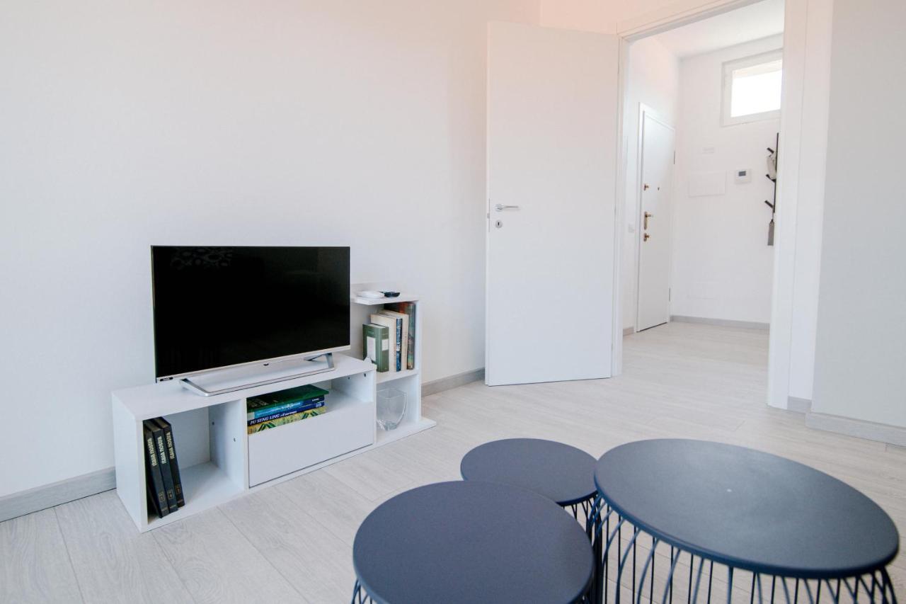 Bright Home - The House Of Travelers Côme Esterno foto